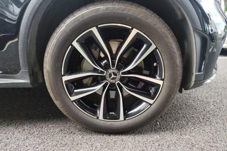 Used Mercedes-Benz GLC 2021 GLC 300 L 4MATIC Dynamic Model Right Front Wheel Hub