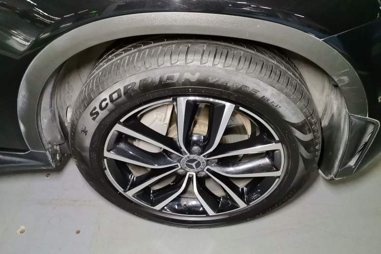 Used Mercedes-Benz GLC 2021 GLC 300 L 4MATIC Dynamic Model Right Front Wheel Hub