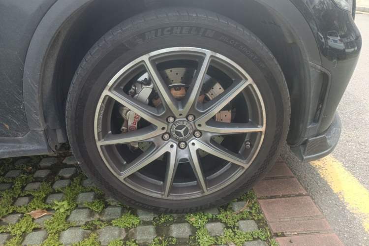 Used Mercedes-Benz GLC 2021 GLC 300 L 4MATIC Dynamic Model Right Front Wheel Hub