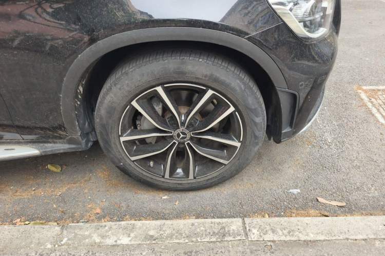 Used Mercedes-Benz GLC 2021 GLC 300 L 4MATIC Dynamic Model Right Front Wheel Hub
