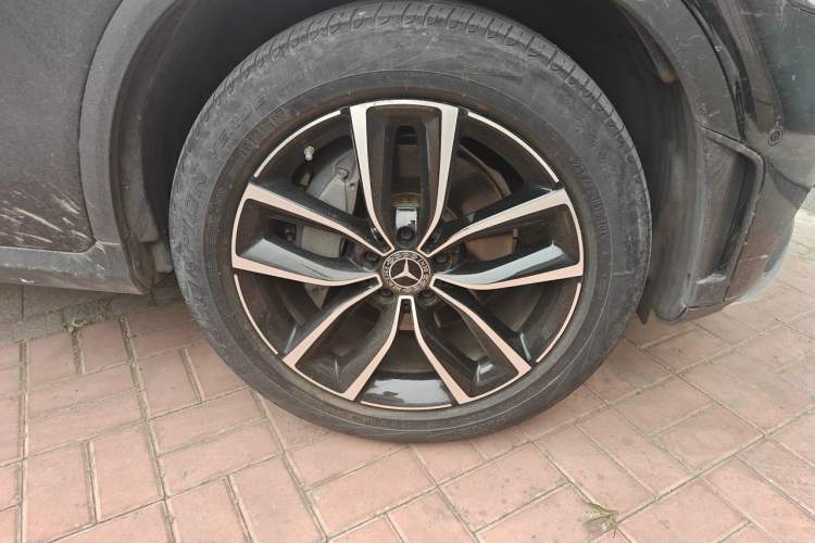 Used Mercedes-Benz GLC 2021 GLC 260 L 4MATIC Luxury Model Right Front Wheel Hub