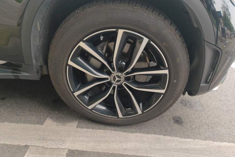 Used Mercedes-Benz GLC 2021 GLC 300 L 4MATIC Dynamic Model Right Front Wheel Hub