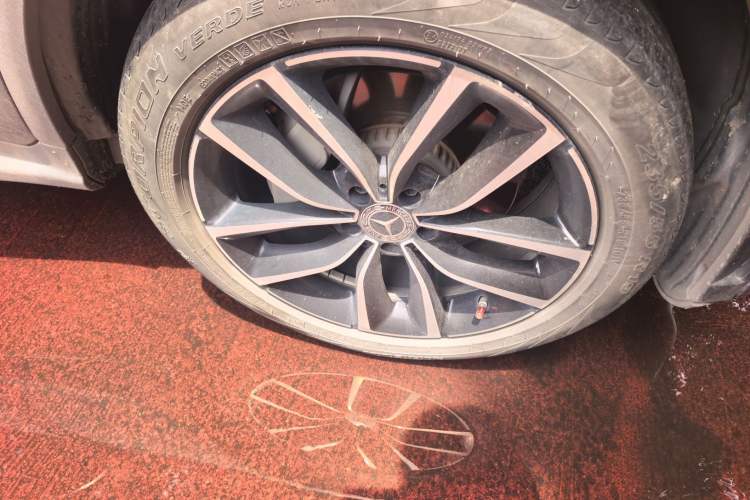 Used Mercedes-Benz GLC 2021 GLC 300 L 4MATIC Dynamic Model Right Front Wheel Hub