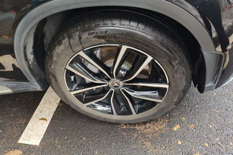 Used Mercedes-Benz GLC 2021 GLC 260 L 4MATIC Luxury Model Right Front Wheel Hub