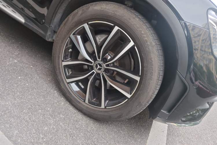 Used Mercedes-Benz GLC 2021 GLC 300 L 4MATIC Dynamic Model Right Front Wheel Hub