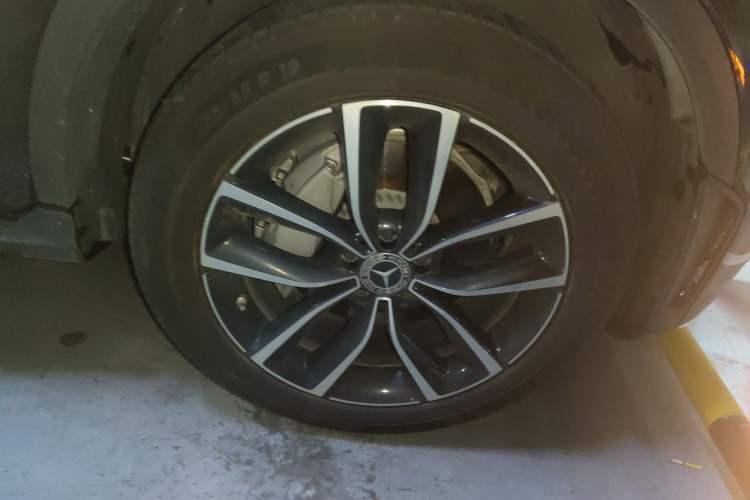 Used Mercedes-Benz GLC 2021 GLC 300 L 4MATIC Dynamic Model Right Front Wheel Hub