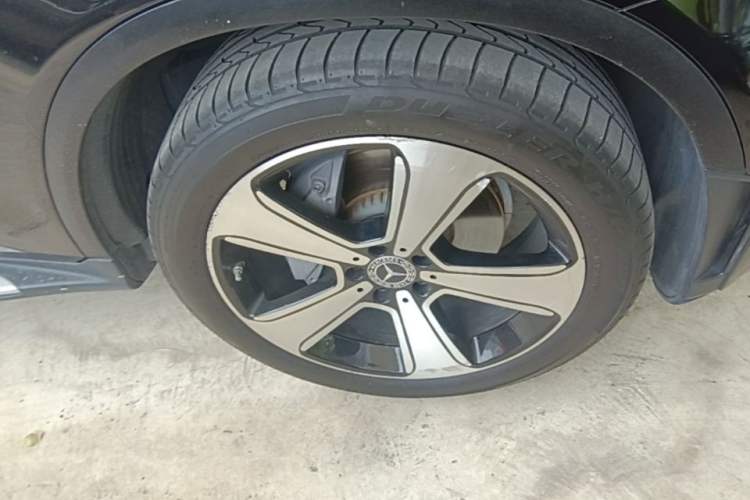 Used Mercedes-Benz GLC 2021 GLC 300 L 4MATIC Luxury Model Right Front Wheel Hub
