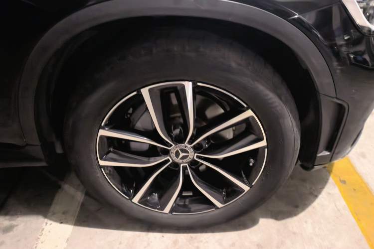 Used Mercedes-Benz GLC 2021 GLC 300 L 4MATIC Dynamic Model Right Front Wheel Hub
