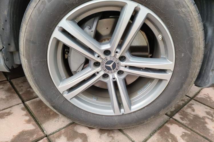 Used Mercedes-Benz GLC 2021 GLC 260 L 4MATIC Dynamic Edition Right Front Wheel Hub