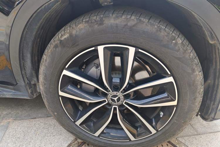 Used Mercedes-Benz GLC 2021 GLC 300 L 4MATIC Dynamic Model Right Front Wheel Hub
