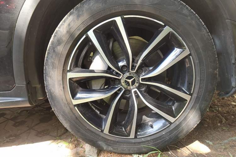 Used Mercedes-Benz GLC 2021 GLC 300 L 4MATIC Dynamic Model Right Front Wheel Hub