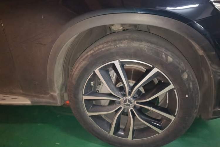 Used Mercedes-Benz GLC 2021 GLC 300 L 4MATIC Dynamic Model Right Front Wheel Hub
