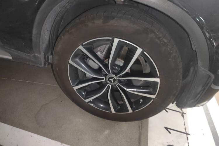 Used Mercedes-Benz GLC 2021 GLC 300 L 4MATIC Dynamic Model Right Front Wheel Hub