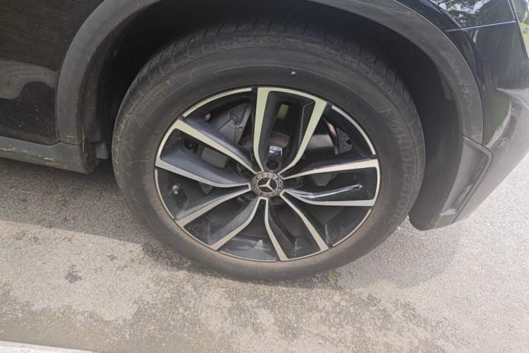 Used Mercedes-Benz GLC 2021 GLC 260 L 4MATIC Luxury Model Right Front Wheel Hub
