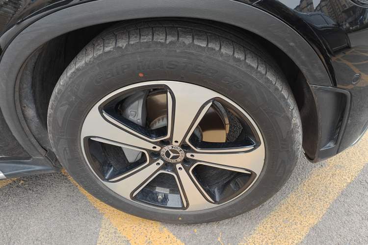 Used Mercedes-Benz GLC 2021 GLC 300 L 4MATIC Luxury Model Right Front Wheel Hub