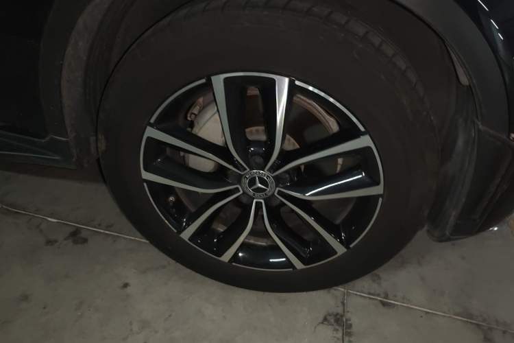 Used Mercedes-Benz GLC 2021 GLC 300 L 4MATIC Dynamic Model Right Front Wheel Hub