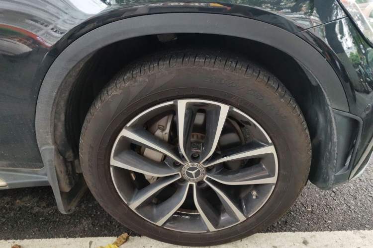 Used Mercedes-Benz GLC 2021 GLC 300 L 4MATIC Dynamic Model Right Front Wheel Hub