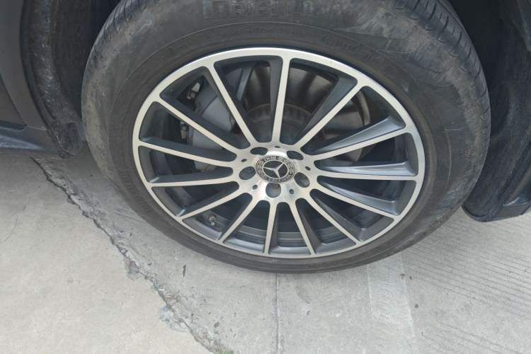 Used Mercedes-Benz GLC 2021 GLC 300 L 4MATIC Dynamic Model Right Front Wheel Hub