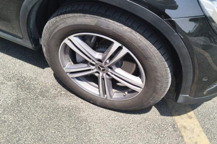 Used Mercedes-Benz GLC 2021 GLC 260 L 4MATIC Dynamic Edition Right Front Wheel Hub