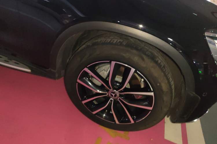 Used Mercedes-Benz GLC 2021 GLC 260 L 4MATIC Luxury Model Right Front Wheel Hub