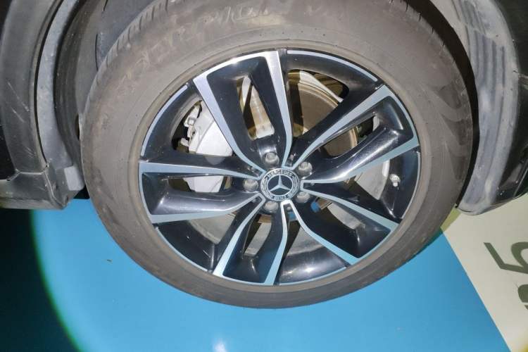 Used Mercedes-Benz GLC 2021 GLC 260 L 4MATIC Luxury Model Right Front Wheel Hub
