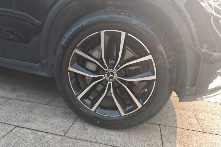 Used Mercedes-Benz GLC 2021 GLC 260 L 4MATIC Luxury Model Right Front Wheel Hub