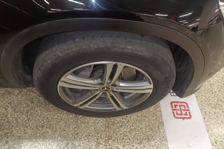 Used Mercedes-Benz GLC 2021 GLC 260 L 4MATIC Dynamic Edition Right Front Wheel Hub