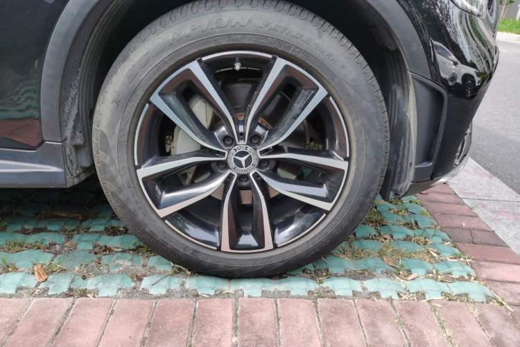 Used Mercedes-Benz GLC 2021 GLC 260 L 4MATIC Luxury Model Right Front Wheel Hub