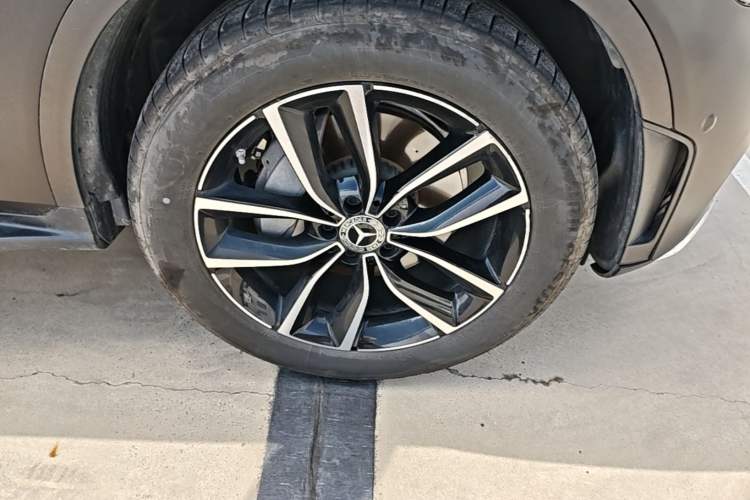 Used Mercedes-Benz GLC 2021 GLC 300 L 4MATIC Dynamic Model Right Front Wheel Hub