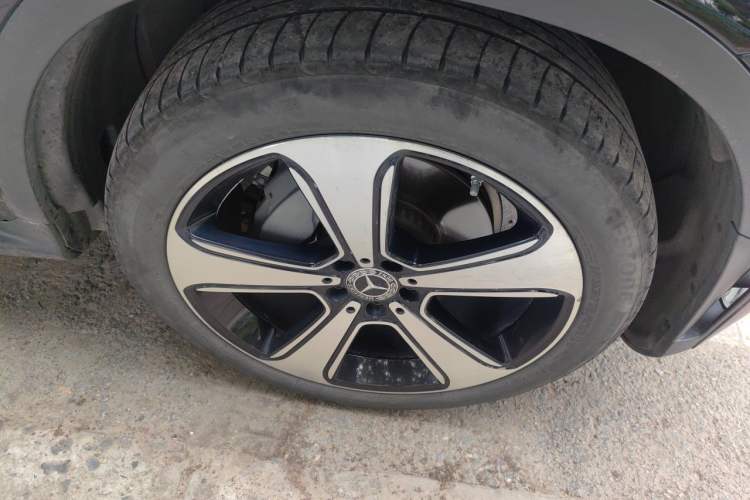 Used Mercedes-Benz GLC 2021 GLC 300 L 4MATIC Luxury Model Right Front Wheel Hub