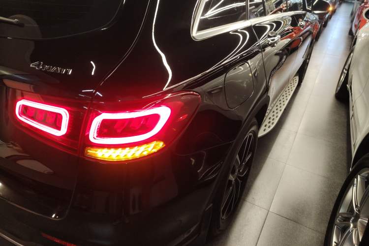 Used Mercedes-Benz GLC 2021 GLC 300 L 4MATIC Dynamic Model Right Rear Taillight