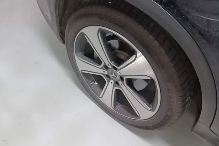 Used Mercedes-Benz GLC 2021 GLC 300 L 4MATIC Luxury Model Right Rear Wheel Hub