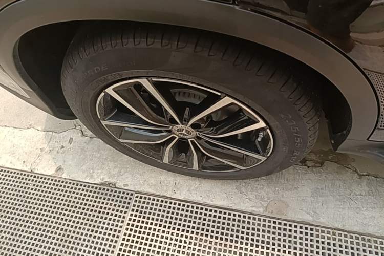 Used Mercedes-Benz GLC 2021 GLC 300 L 4MATIC Dynamic Model Right Rear Wheel Hub