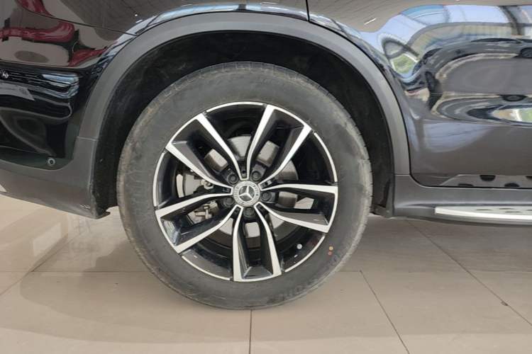 Used Mercedes-Benz GLC 2021 GLC 300 L 4MATIC Dynamic Model Right Rear Wheel Hub
