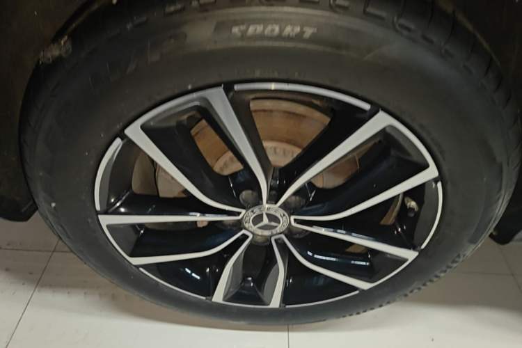Used Mercedes-Benz GLC 2021 GLC 300 L 4MATIC Dynamic Model Right Rear Wheel Hub