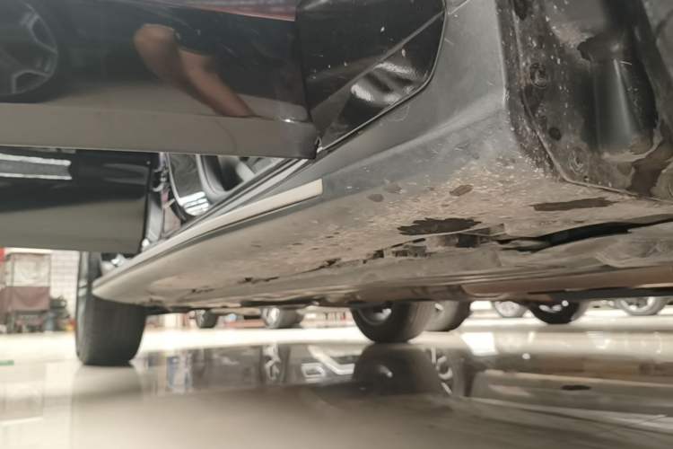Used Mercedes-Benz GLC 2021 GLC 260 L 4MATIC Dynamic Edition Right Side Sill