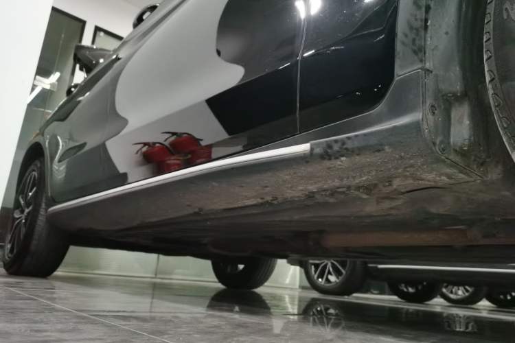 Used Mercedes-Benz GLC 2021 GLC 260 L 4MATIC Luxury Model Right Side Sill