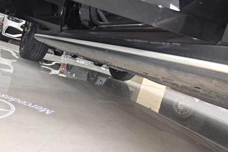 Used Mercedes-Benz GLC 2021 GLC 300 L 4MATIC Dynamic Model Right Side Sill