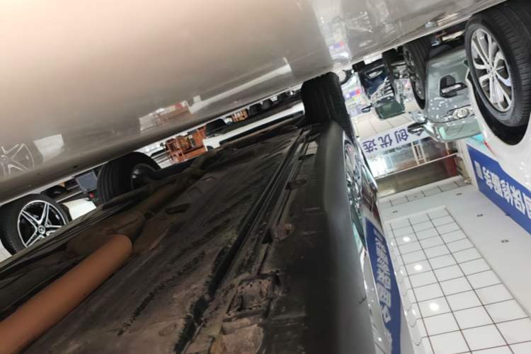 Used Mercedes-Benz GLC 2021 GLC 260 L 4MATIC Dynamic Edition Right Side Sill