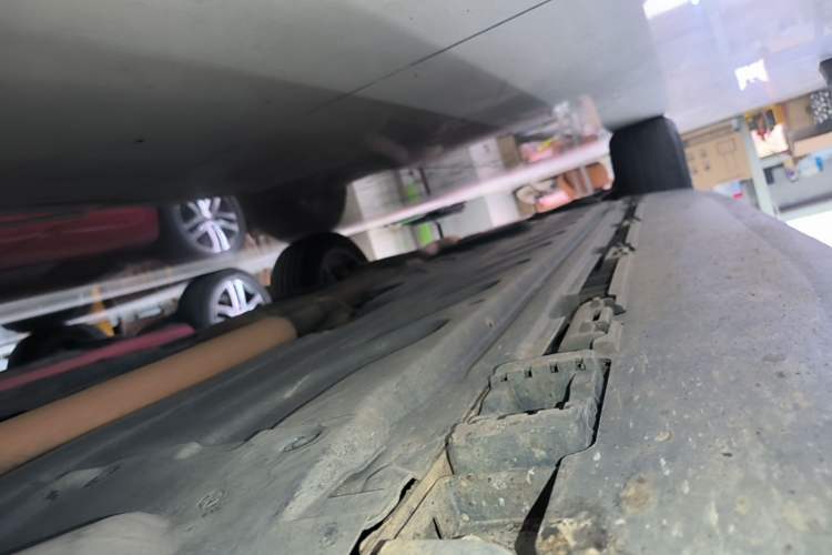 Used Mercedes-Benz GLC 2021 GLC 300 L 4MATIC Dynamic Model Right Side Sill