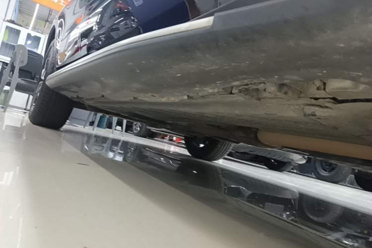 Used Mercedes-Benz GLC 2021 GLC 260 L 4MATIC Luxury Model Right Side Sill