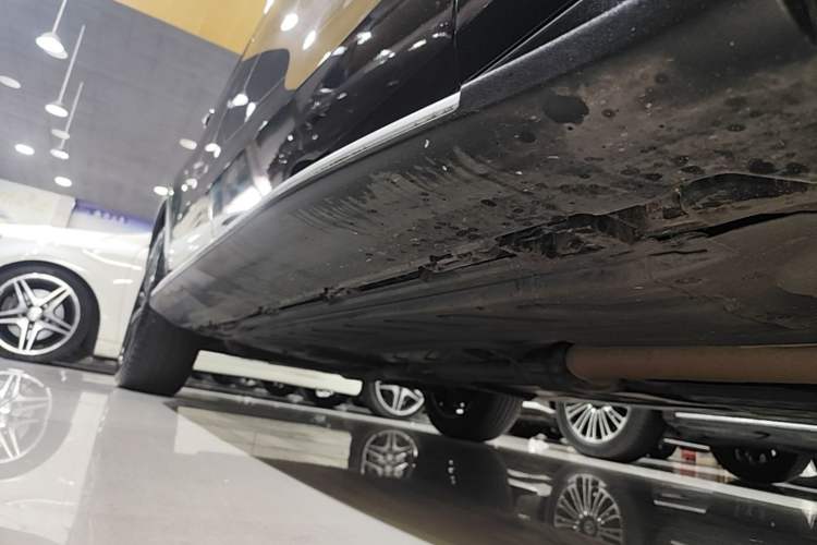 Used Mercedes-Benz GLC 2021 GLC 300 L 4MATIC Dynamic Model Right Side Sill