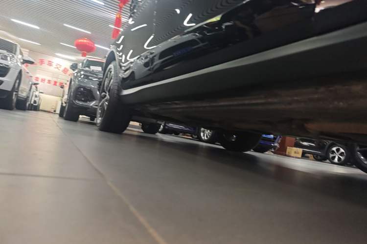 Used Mercedes-Benz GLC 2021 GLC 260 L 4MATIC Luxury Model Right Side Sill