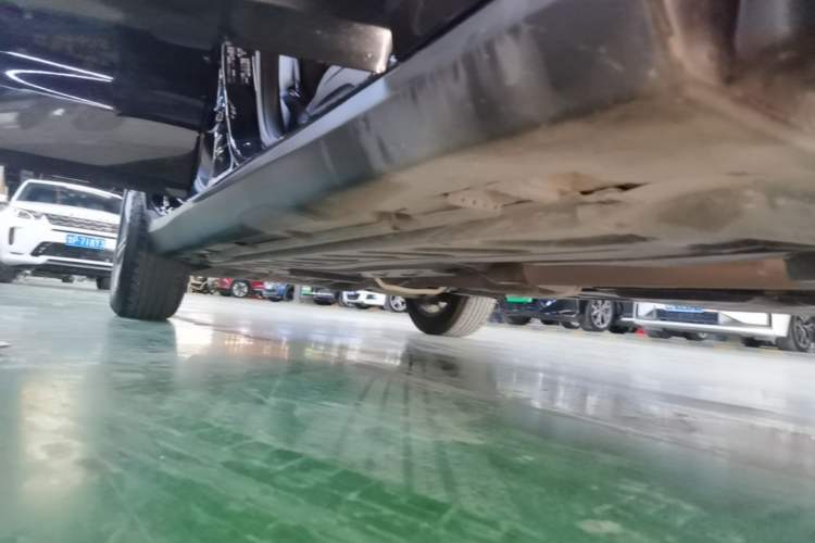 Used Mercedes-Benz GLC 2021 GLC 260 L 4MATIC Dynamic Edition Right Side Sill
