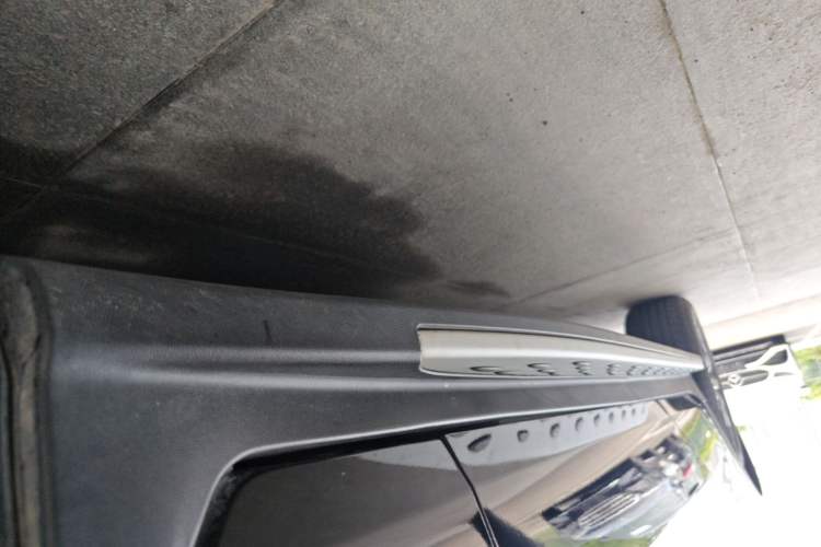 Used Mercedes-Benz GLC 2021 GLC 260 L 4MATIC Luxury Model Right Side Sill