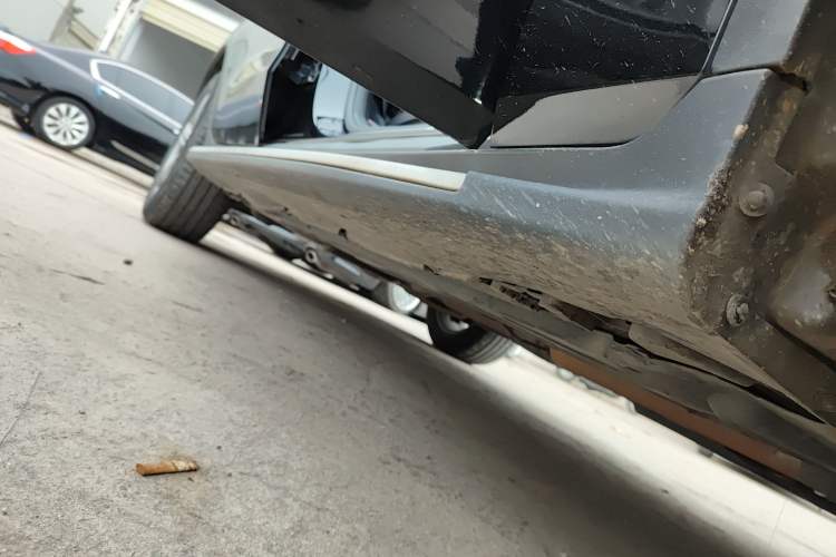 Used Mercedes-Benz GLC 2021 GLC 260 L 4MATIC Dynamic Edition Right Side Sill