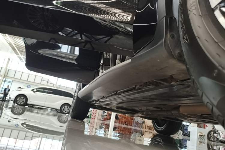 Used Mercedes-Benz GLC 2021 GLC 300 L 4MATIC Dynamic Model Right Side Sill