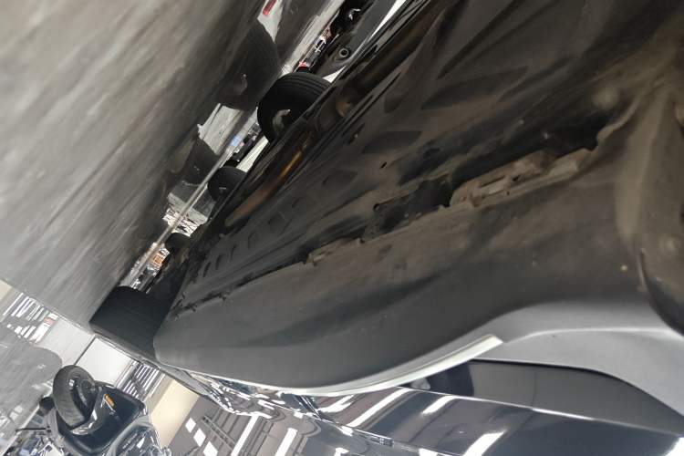 Used Mercedes-Benz GLC 2021 GLC 300 L 4MATIC Dynamic Model Right Side Sill