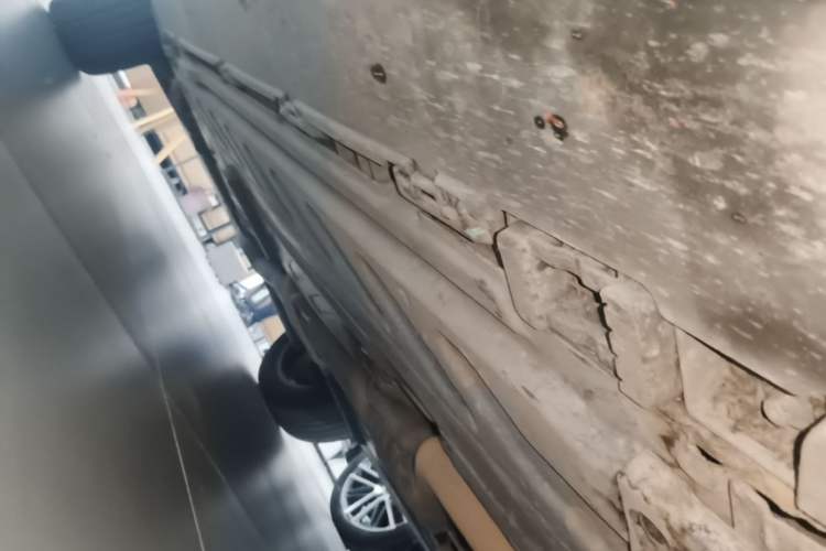 Used Mercedes-Benz GLC 2021 GLC 300 L 4MATIC Dynamic Model Right Side Sill