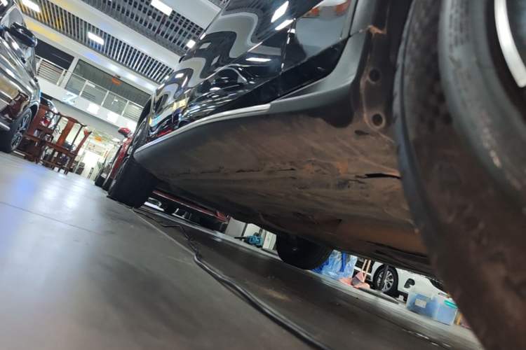 Used Mercedes-Benz GLC 2021 GLC 300 L 4MATIC Dynamic Model Right Side Sill